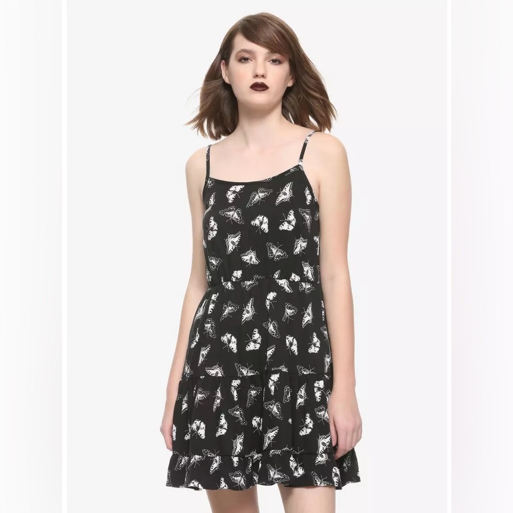 HOT TOPIC Black & White Butterfly Tiered DRESS! Summer Midi Pockets Rayon NWT